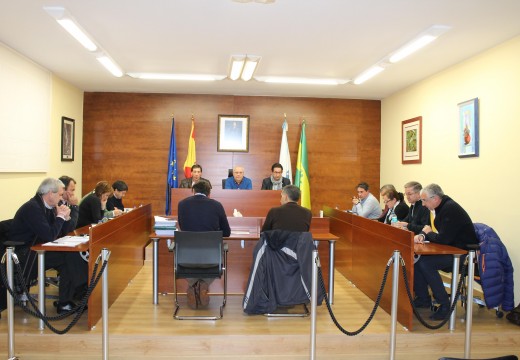 O pleno de Oroso aproba por unanimidade investir en obras os 242.000 euros do POS 2015